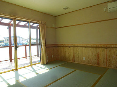 賑やかな和室