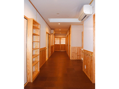 職員休憩室/物品庫前の廊下